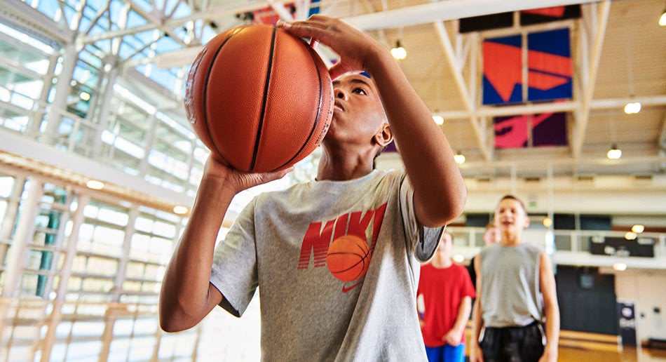 Laboratorium overhemd wees stil Nike Basketball Camp United Nations International School